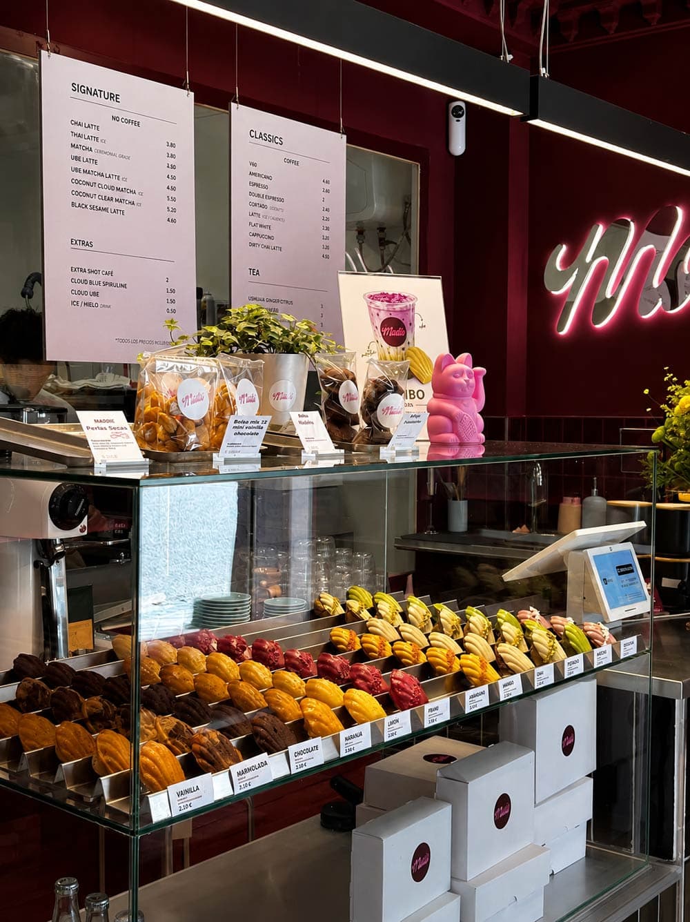 Interior ordering counter with madeleine displays